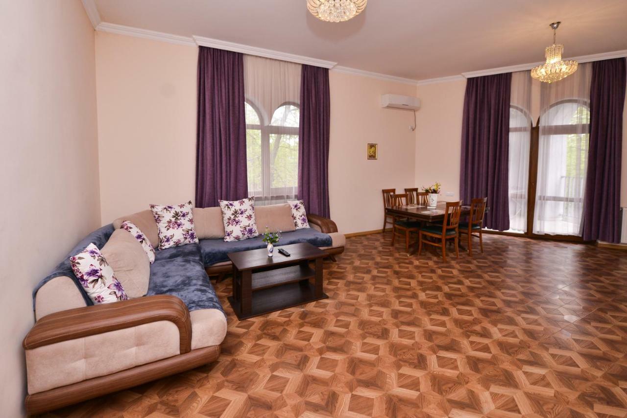Apartment Kera Kutaisi Luaran gambar
